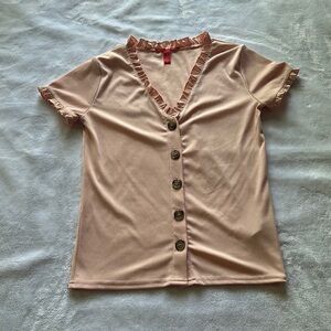 Women’s light pink shirt